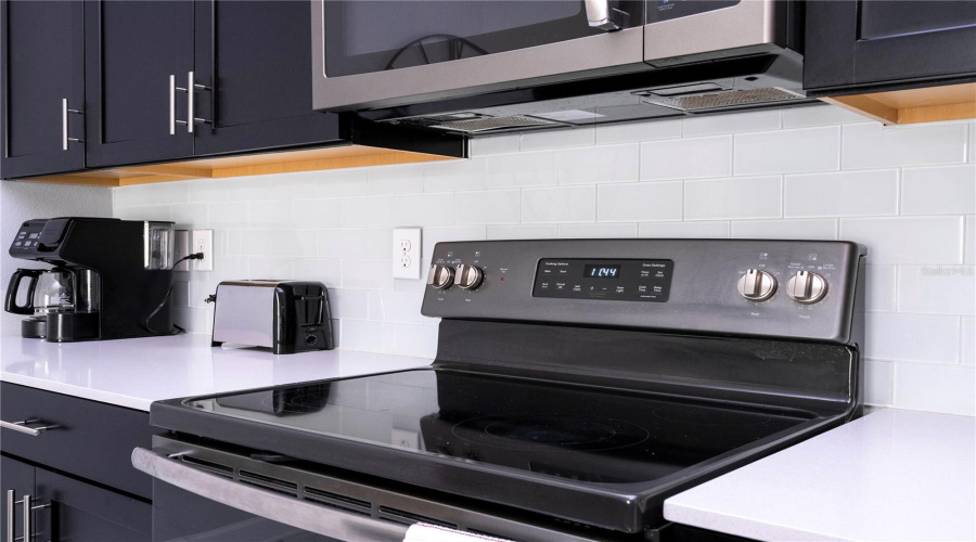 DAVENPORT, Florida 33896, 4 Bedrooms Bedrooms, ,3 BathroomsBathrooms,Residential,For Sale,CABOT CLIFFS,0,MFRO6361333