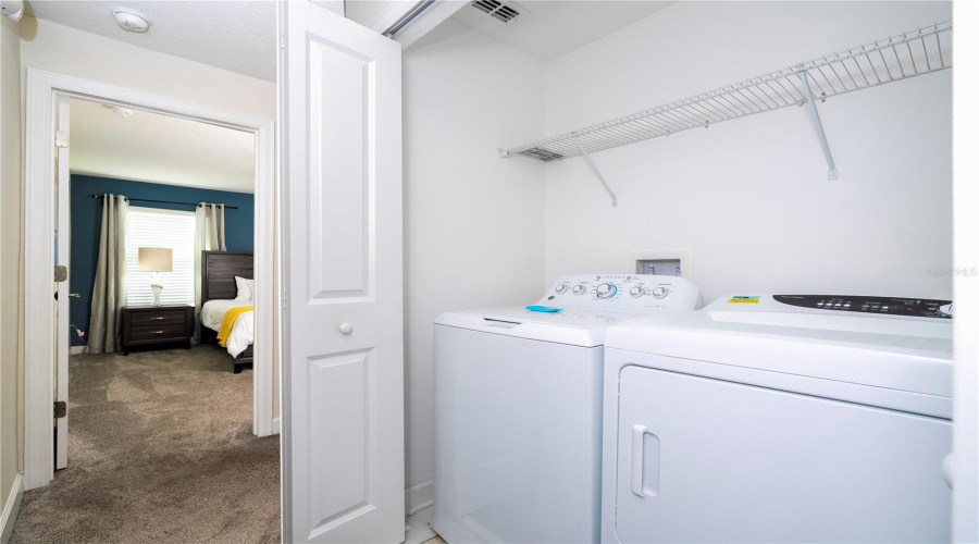 DAVENPORT, Florida 33896, 4 Bedrooms Bedrooms, ,3 BathroomsBathrooms,Residential,For Sale,CABOT CLIFFS,0,MFRO6361333