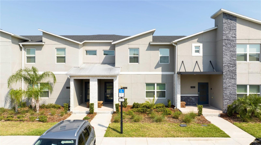DAVENPORT, Florida 33896, 4 Bedrooms Bedrooms, ,3 BathroomsBathrooms,Residential,For Sale,CABOT CLIFFS,0,MFRO6361333