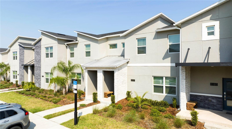DAVENPORT, Florida 33896, 4 Bedrooms Bedrooms, ,3 BathroomsBathrooms,Residential,For Sale,CABOT CLIFFS,0,MFRO6361333