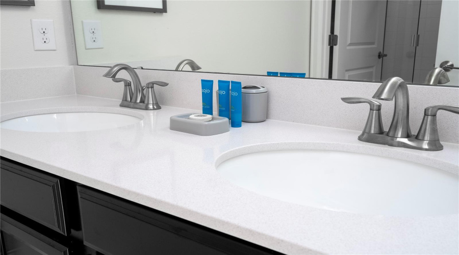 DAVENPORT, Florida 33896, 4 Bedrooms Bedrooms, ,3 BathroomsBathrooms,Residential,For Sale,CABOT CLIFFS,0,MFRO6361333