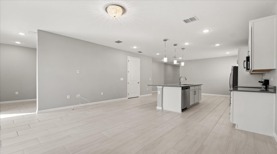 DAVENPORT, Florida 33837, 3 Bedrooms Bedrooms, ,2 BathroomsBathrooms,Residential,For Sale,CHICKASAW,0,MFRO6361234