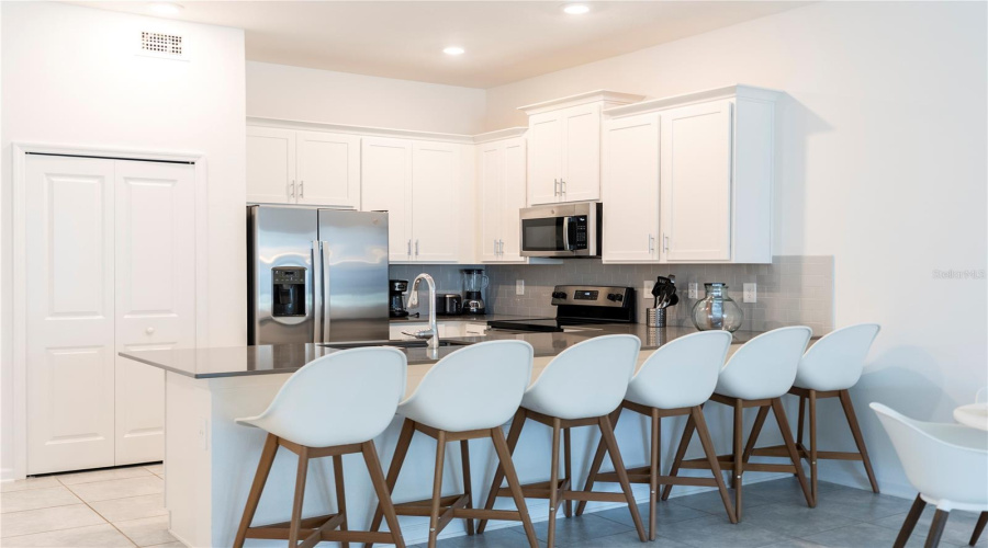 DAVENPORT, Florida 33896, 2 Bedrooms Bedrooms, ,2 BathroomsBathrooms,Residential,For Sale,CABOT CLIFFS,0,MFRS5138751