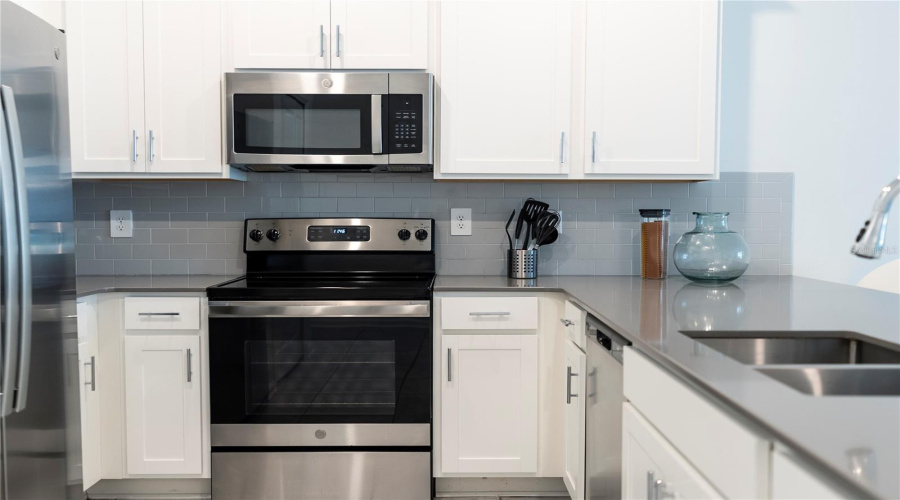 DAVENPORT, Florida 33896, 2 Bedrooms Bedrooms, ,2 BathroomsBathrooms,Residential,For Sale,CABOT CLIFFS,0,MFRS5138751