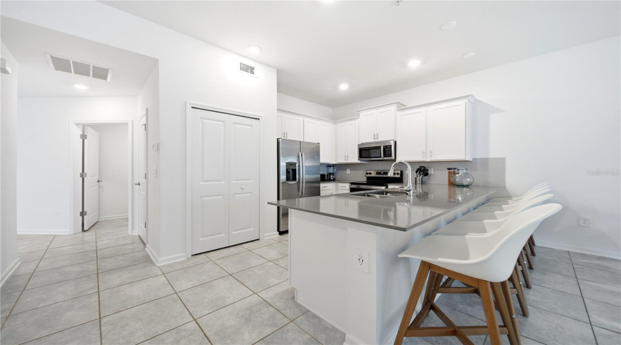 DAVENPORT, Florida 33896, 2 Bedrooms Bedrooms, ,2 BathroomsBathrooms,Residential,For Sale,CABOT CLIFFS,0,MFRS5138751