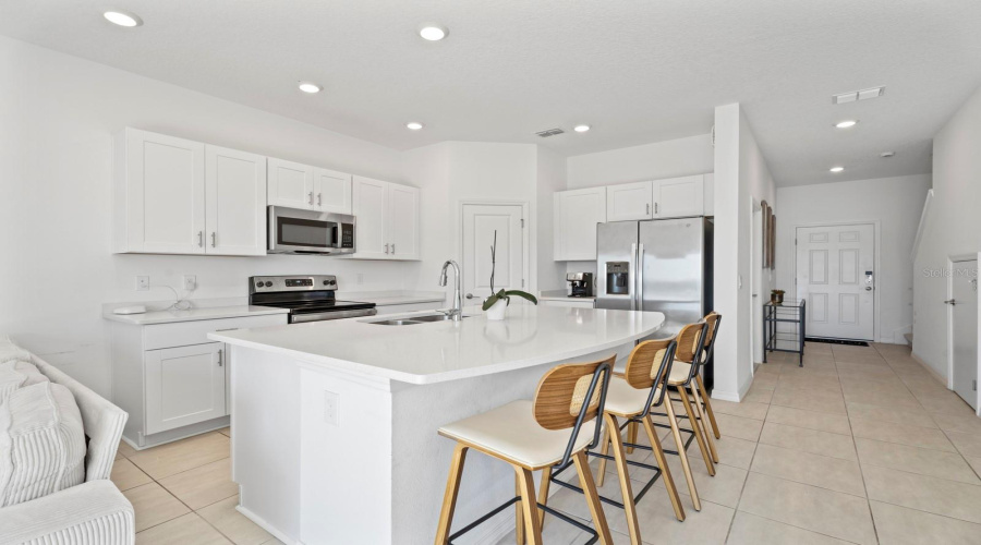 KISSIMMEE, Florida 34746, 3 Bedrooms Bedrooms, ,2 BathroomsBathrooms,Residential,For Sale,LAGO VISTA,0,MFRO6360647