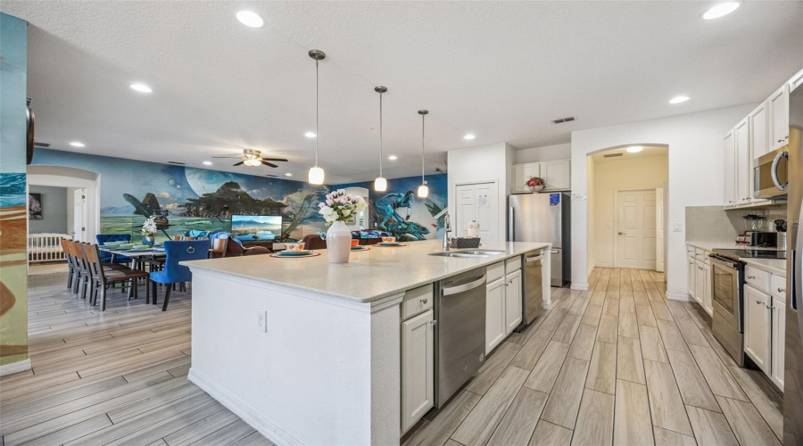 DAVENPORT, Florida 33837, 13 Bedrooms Bedrooms, ,10 BathroomsBathrooms,Residential,For Sale,OAK GREEN,0,MFRO6359027