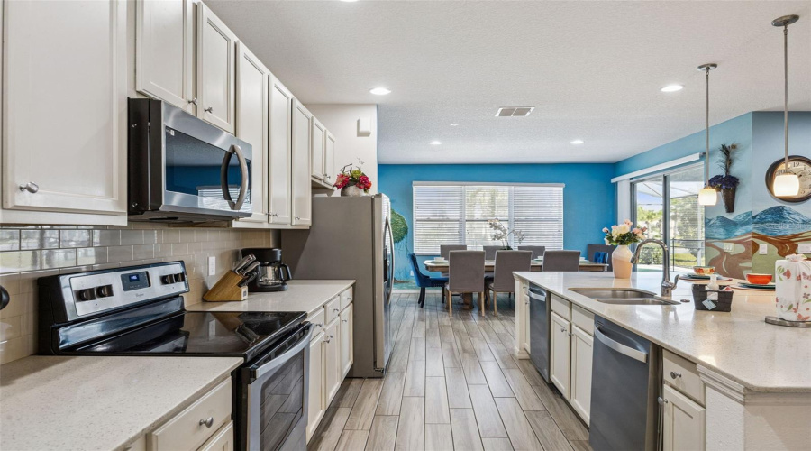 DAVENPORT, Florida 33837, 13 Bedrooms Bedrooms, ,10 BathroomsBathrooms,Residential,For Sale,OAK GREEN,0,MFRO6359027