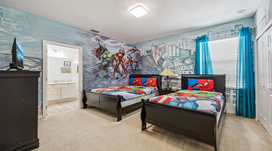 DAVENPORT, Florida 33837, 13 Bedrooms Bedrooms, ,10 BathroomsBathrooms,Residential,For Sale,OAK GREEN,0,MFRO6359027