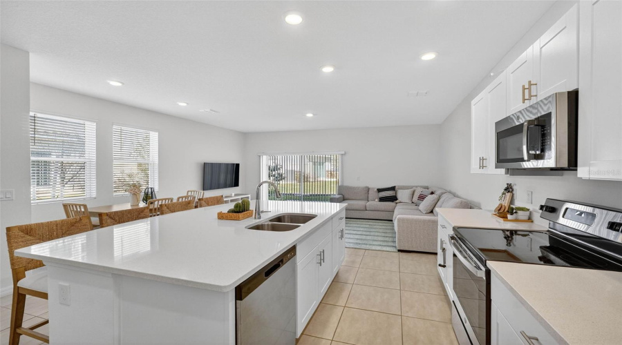 KISSIMMEE, Florida 34746, 3 Bedrooms Bedrooms, ,2 BathroomsBathrooms,Residential,For Sale,MAIN HARBOR,0,MFRO6359944