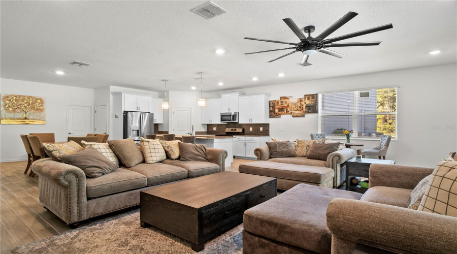 DAVENPORT, Florida 33837, 5 Bedrooms Bedrooms, ,3 BathroomsBathrooms,Residential,For Sale,CAMDEN,0,MFRO6361361