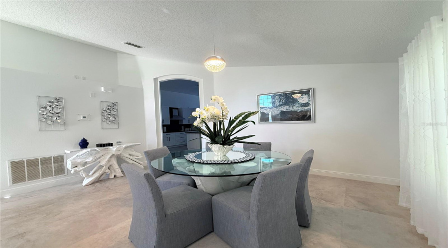 KISSIMMEE, Florida 34747, 4 Bedrooms Bedrooms, ,3 BathroomsBathrooms,Residential,For Sale,SUNRISE KEY,0,MFRO6361527