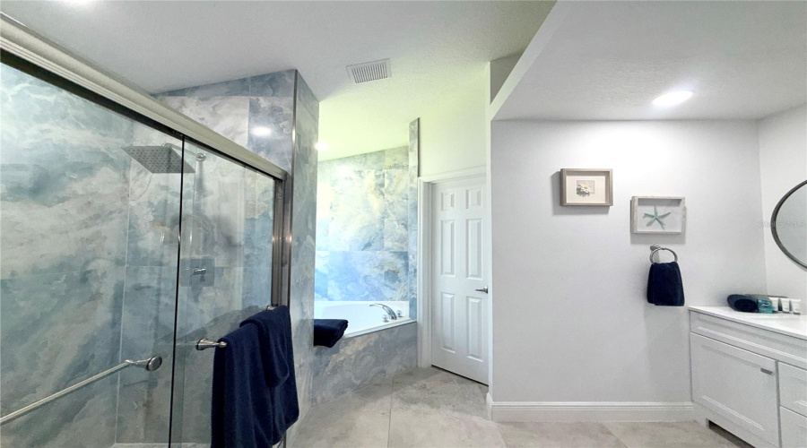 KISSIMMEE, Florida 34747, 4 Bedrooms Bedrooms, ,3 BathroomsBathrooms,Residential,For Sale,SUNRISE KEY,0,MFRO6361527