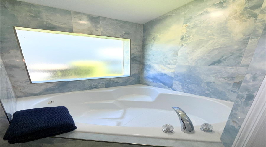 KISSIMMEE, Florida 34747, 4 Bedrooms Bedrooms, ,3 BathroomsBathrooms,Residential,For Sale,SUNRISE KEY,0,MFRO6361527