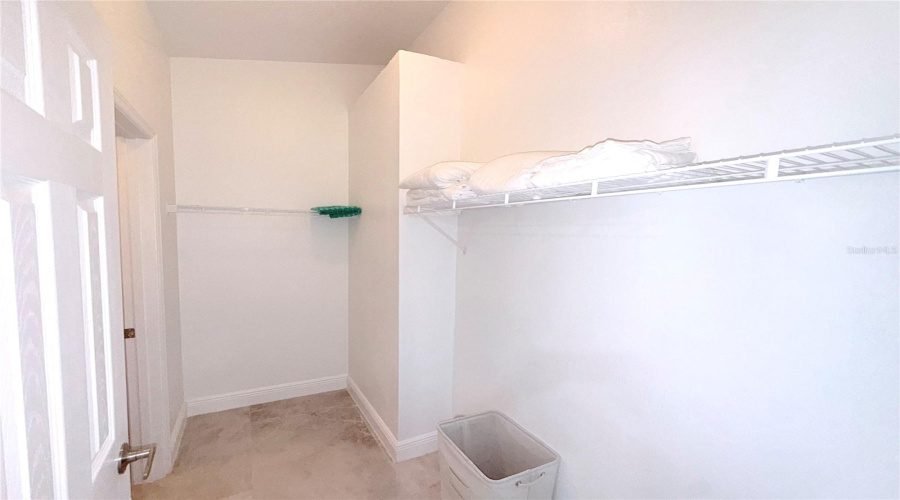 KISSIMMEE, Florida 34747, 4 Bedrooms Bedrooms, ,3 BathroomsBathrooms,Residential,For Sale,SUNRISE KEY,0,MFRO6361527