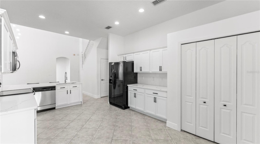 KISSIMMEE, Florida 34746, 4 Bedrooms Bedrooms, ,3 BathroomsBathrooms,Residential,For Sale,THE OAKS,0,MFRO6361402