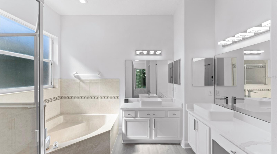 KISSIMMEE, Florida 34746, 4 Bedrooms Bedrooms, ,3 BathroomsBathrooms,Residential,For Sale,THE OAKS,0,MFRO6361402