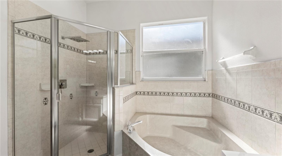 KISSIMMEE, Florida 34746, 4 Bedrooms Bedrooms, ,3 BathroomsBathrooms,Residential,For Sale,THE OAKS,0,MFRO6361402