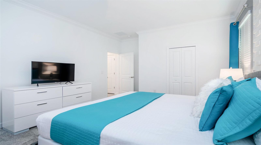 KISSIMMEE, Florida 34746, 8 Bedrooms Bedrooms, ,5 BathroomsBathrooms,Residential,For Sale,OXYMORON,0,MFRO6361628