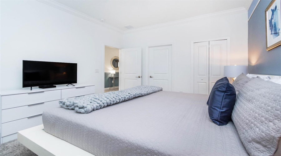 KISSIMMEE, Florida 34746, 8 Bedrooms Bedrooms, ,5 BathroomsBathrooms,Residential,For Sale,OXYMORON,0,MFRO6361628