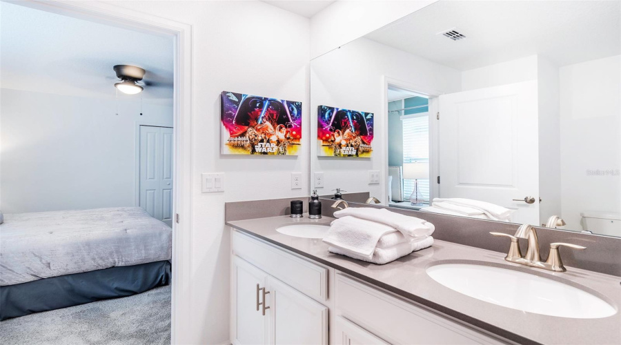 KISSIMMEE, Florida 34746, 8 Bedrooms Bedrooms, ,5 BathroomsBathrooms,Residential,For Sale,OXYMORON,0,MFRO6361628