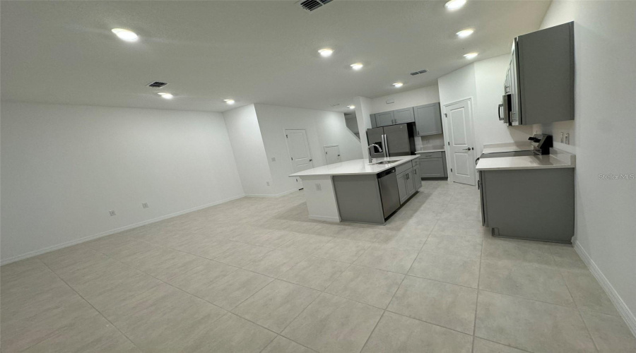 DAVENPORT, Florida 33837, 3 Bedrooms Bedrooms, ,2 BathroomsBathrooms,Residential,For Sale,CANARY,0,MFRS5137311