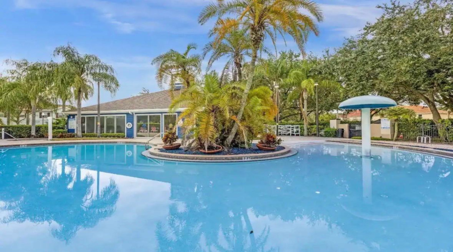 KISSIMMEE, Florida 34746, 4 Bedrooms Bedrooms, ,3 BathroomsBathrooms,Residential,For Sale,DIPLOMAT,0,MFRO6361478