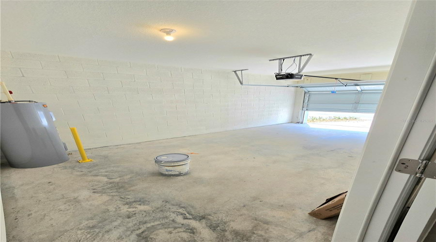 DAVENPORT, Florida 33837, 3 Bedrooms Bedrooms, ,2 BathroomsBathrooms,Residential,For Sale,LUMBER,0,MFRL4957379