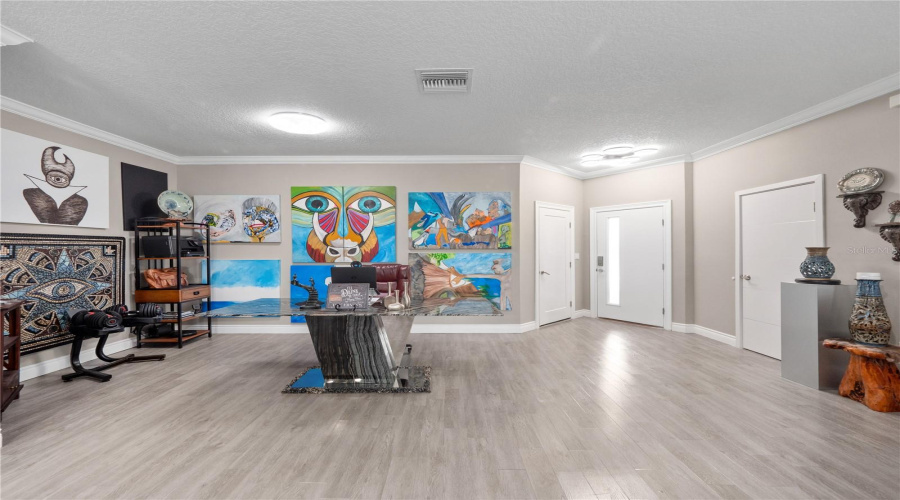 Formal Dining/Flex Space