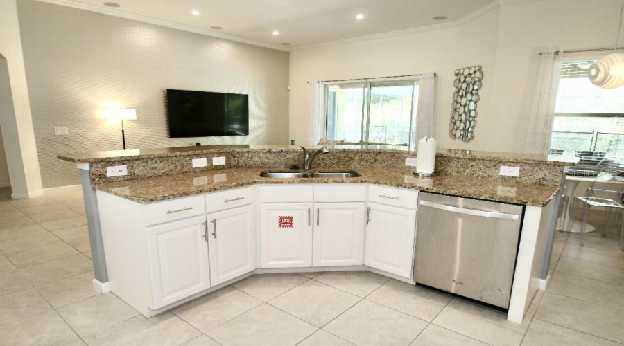 DAVENPORT, Florida 33837, 5 Bedrooms Bedrooms, ,4 BathroomsBathrooms,Residential,For Sale,OAKTREE,0,MFRTB8448832