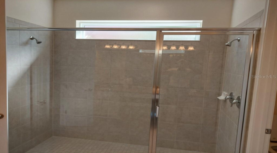 DAVENPORT, Florida 33837, 5 Bedrooms Bedrooms, ,4 BathroomsBathrooms,Residential,For Sale,OAKTREE,0,MFRTB8448832