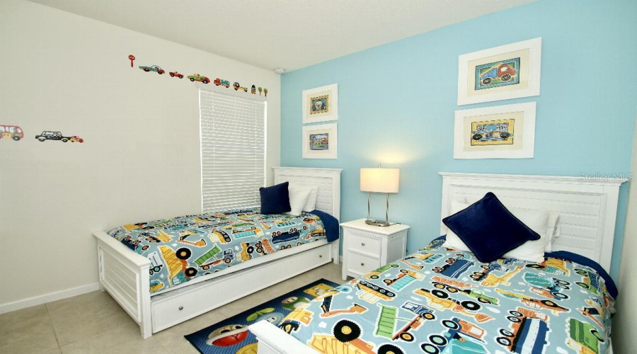 DAVENPORT, Florida 33837, 5 Bedrooms Bedrooms, ,4 BathroomsBathrooms,Residential,For Sale,OAKTREE,0,MFRTB8448832