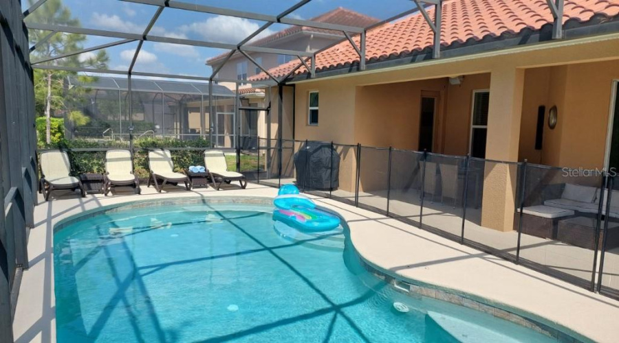 DAVENPORT, Florida 33837, 5 Bedrooms Bedrooms, ,4 BathroomsBathrooms,Residential,For Sale,OAKTREE,0,MFRTB8448832