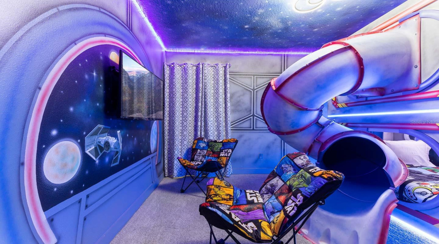 KISSIMMEE, Florida 34747, 8 Bedrooms Bedrooms, ,6 BathroomsBathrooms,Residential,For Sale,MACKINAW,0,MFRO6361620