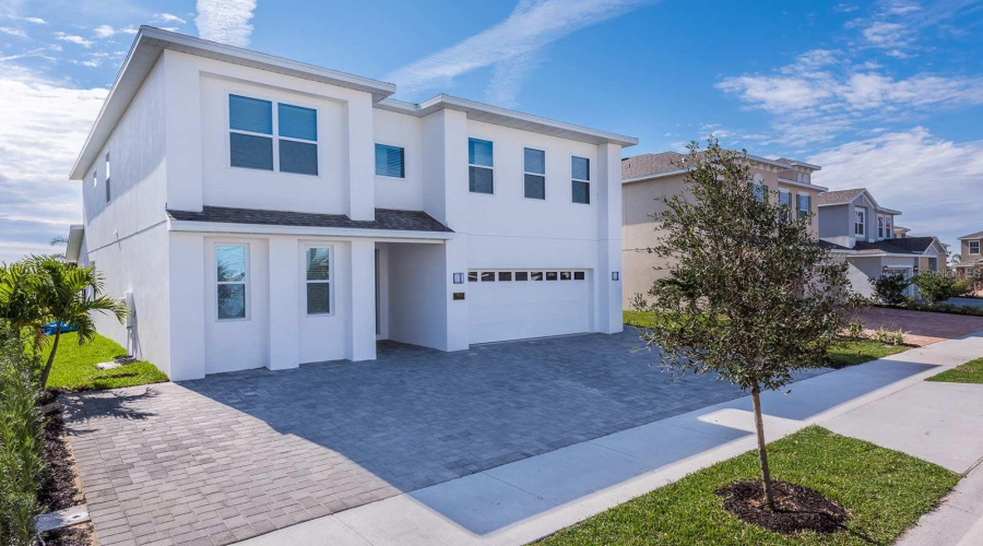 KISSIMMEE, Florida 34747, 8 Bedrooms Bedrooms, ,6 BathroomsBathrooms,Residential,For Sale,MACKINAW,0,MFRO6361620