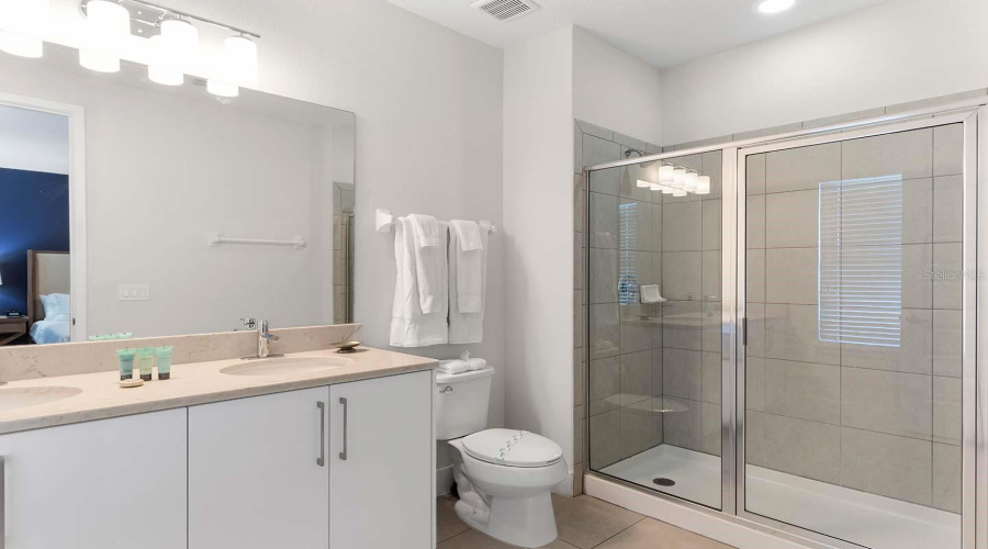 KISSIMMEE, Florida 34747, 8 Bedrooms Bedrooms, ,6 BathroomsBathrooms,Residential,For Sale,MACKINAW,0,MFRO6361620