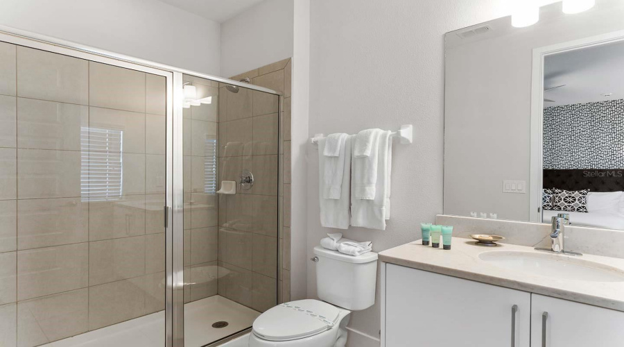 KISSIMMEE, Florida 34747, 8 Bedrooms Bedrooms, ,6 BathroomsBathrooms,Residential,For Sale,MACKINAW,0,MFRO6361620