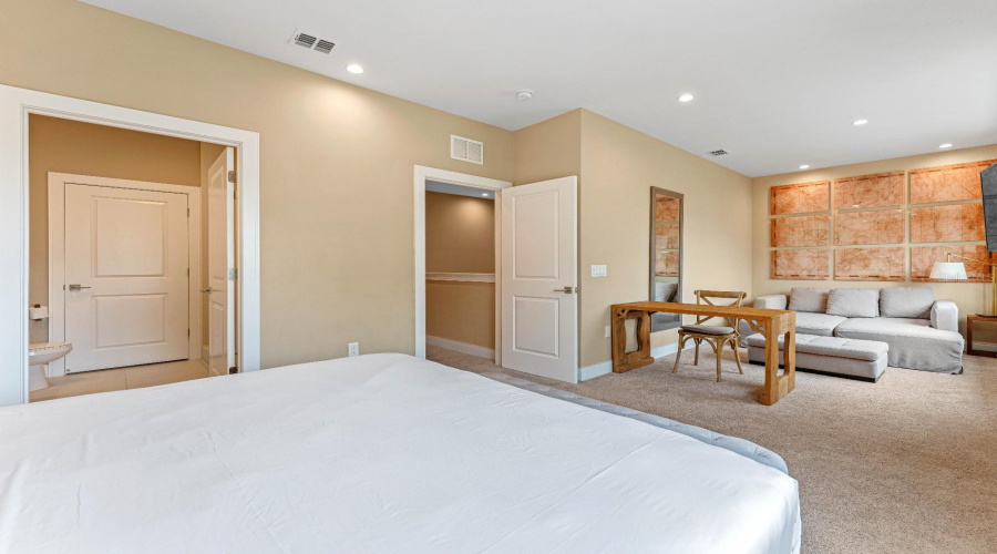 KISSIMMEE, Florida 34747, 4 Bedrooms Bedrooms, ,4 BathroomsBathrooms,Residential,For Sale,ROCKEFELLER WAY,0,MFRO6361668