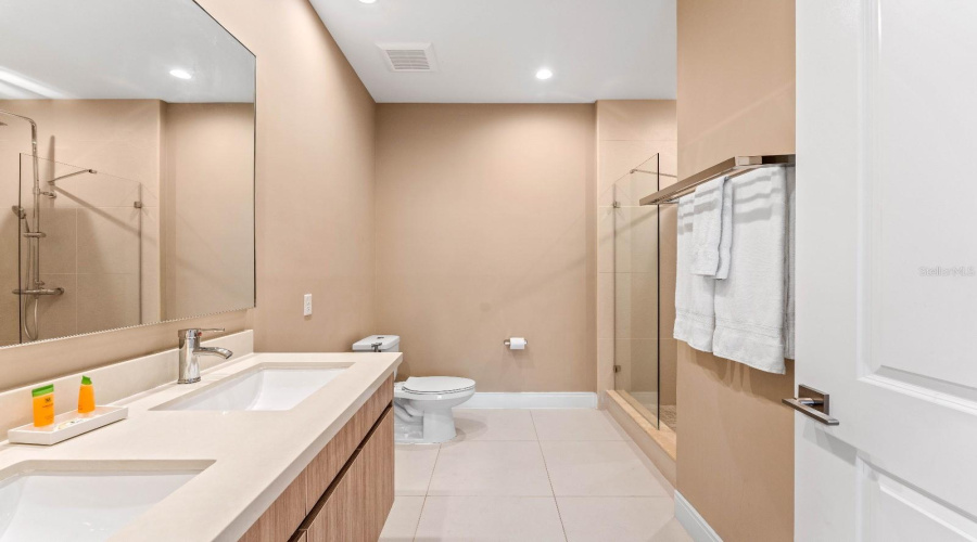 KISSIMMEE, Florida 34747, 4 Bedrooms Bedrooms, ,4 BathroomsBathrooms,Residential,For Sale,ROCKEFELLER WAY,0,MFRO6361668