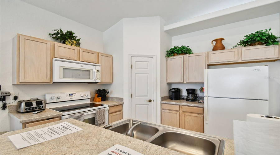 DAVENPORT, Florida 33837, 4 Bedrooms Bedrooms, ,3 BathroomsBathrooms,Residential,For Sale,ANDALUSIA,0,MFRTB8445683