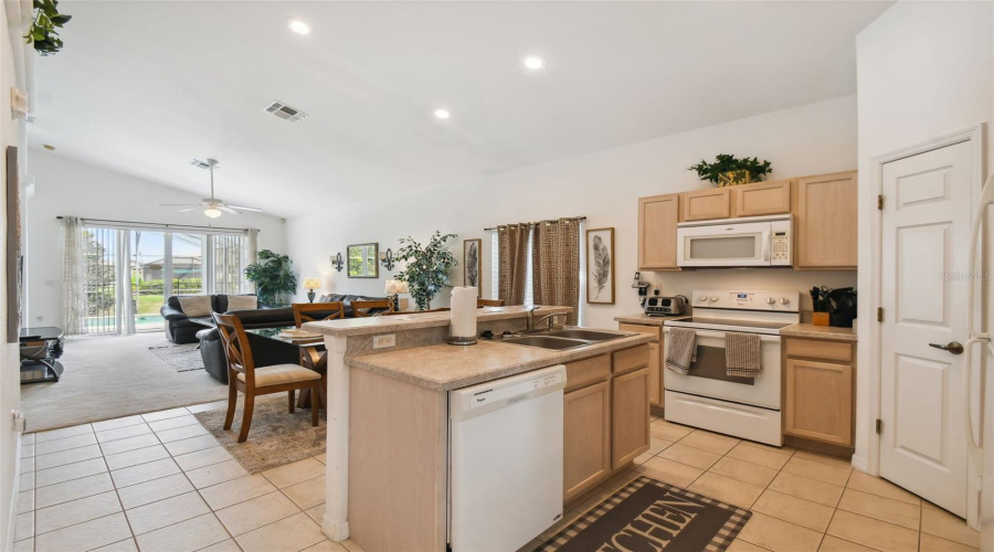 DAVENPORT, Florida 33837, 4 Bedrooms Bedrooms, ,3 BathroomsBathrooms,Residential,For Sale,ANDALUSIA,0,MFRTB8445683