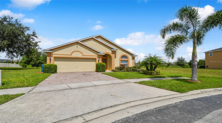 DAVENPORT, Florida 33837, 4 Bedrooms Bedrooms, ,3 BathroomsBathrooms,Residential,For Sale,ANDALUSIA,0,MFRTB8445683