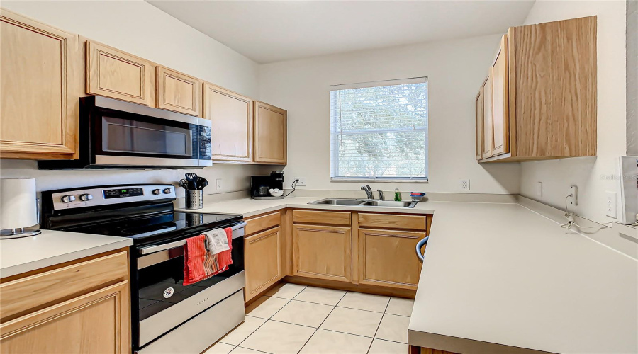 DAVENPORT, Florida 33897, 4 Bedrooms Bedrooms, ,3 BathroomsBathrooms,Residential,For Sale,CAMBRIA,0,MFRS5123945