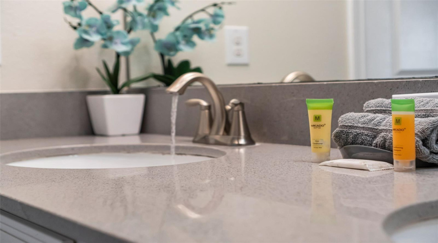 DAVENPORT, Florida 33896, 4 Bedrooms Bedrooms, ,3 BathroomsBathrooms,Residential,For Sale,SANDBAGGER,0,MFRO6361645