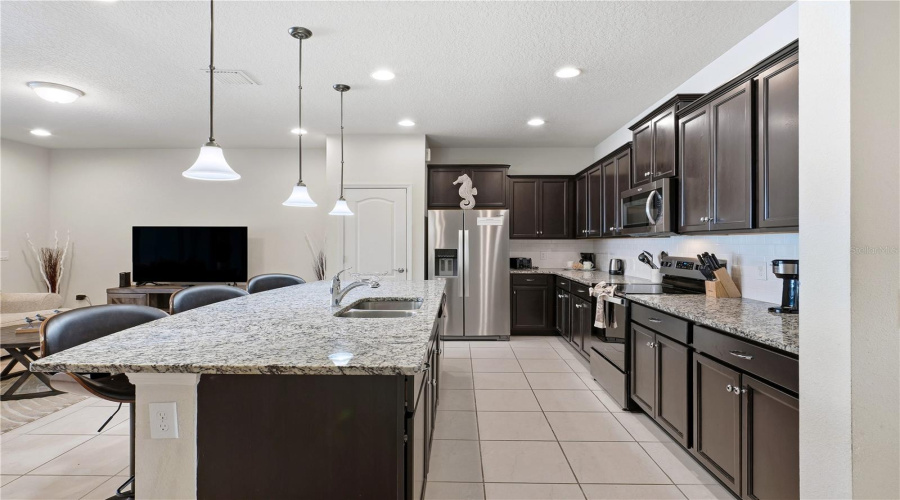 KISSIMMEE, Florida 34747, 5 Bedrooms Bedrooms, ,4 BathroomsBathrooms,Residential,For Sale,SYDNEY,0,MFRG5104404