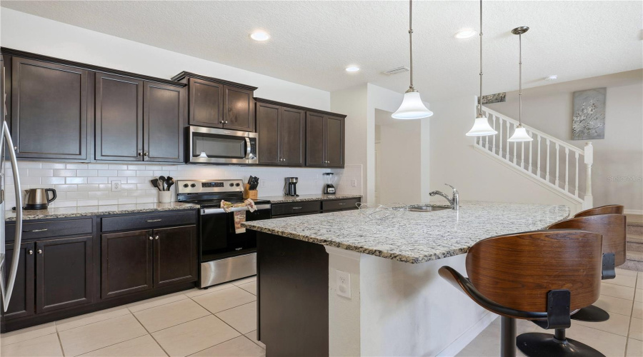 KISSIMMEE, Florida 34747, 5 Bedrooms Bedrooms, ,4 BathroomsBathrooms,Residential,For Sale,SYDNEY,0,MFRG5104404