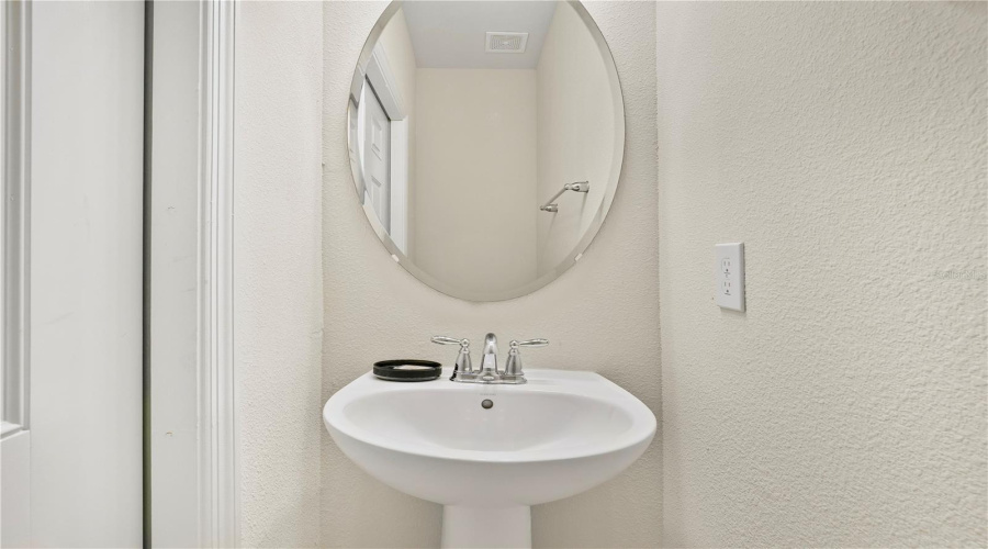 KISSIMMEE, Florida 34747, 5 Bedrooms Bedrooms, ,4 BathroomsBathrooms,Residential,For Sale,SYDNEY,0,MFRG5104404