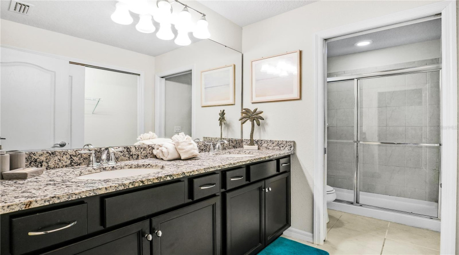 KISSIMMEE, Florida 34747, 5 Bedrooms Bedrooms, ,4 BathroomsBathrooms,Residential,For Sale,SYDNEY,0,MFRG5104404