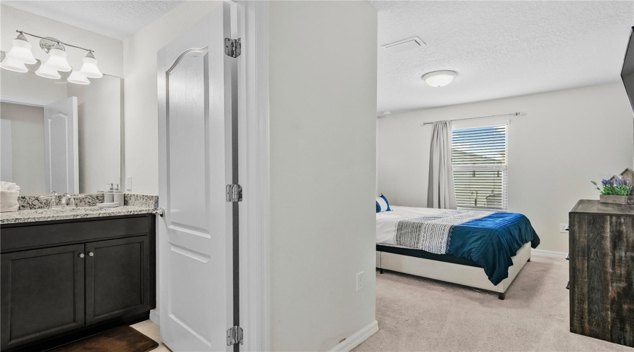 KISSIMMEE, Florida 34747, 5 Bedrooms Bedrooms, ,4 BathroomsBathrooms,Residential,For Sale,SYDNEY,0,MFRG5104404