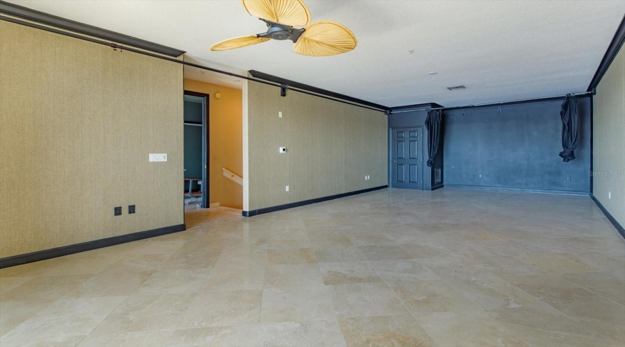 Bonus/Theater Room (2nd floor)